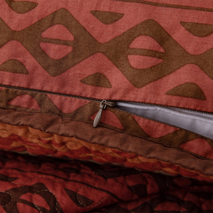 Broken Arrow Reversible Quilt Set Quilt