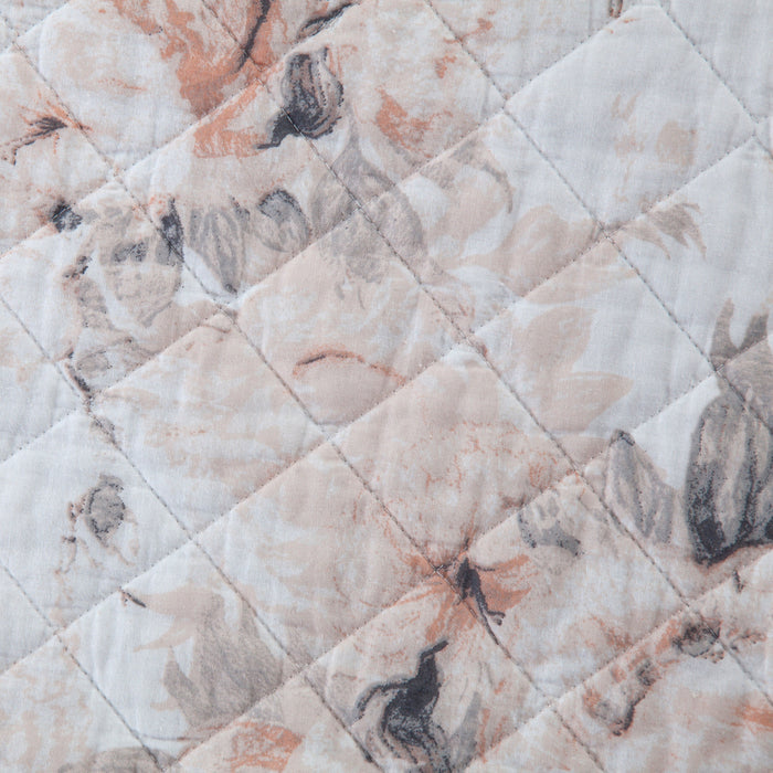 Colette Quilt Blush Swatch Swatch