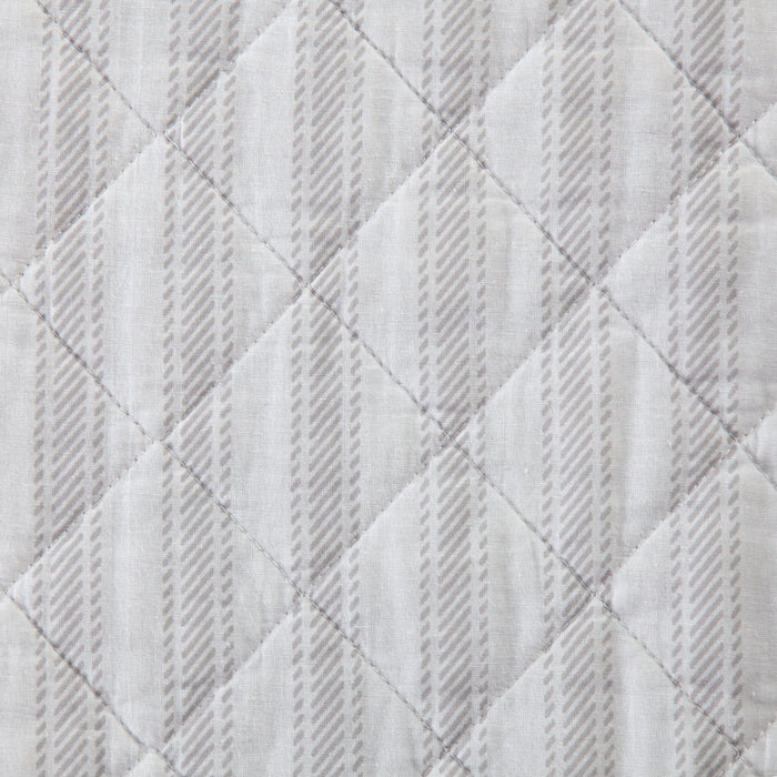 Colette Quilt Blush Swatch Swatch