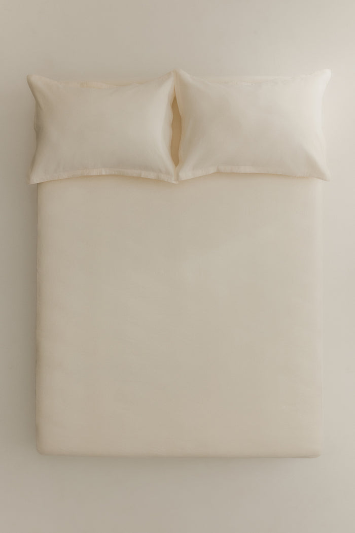 Linen Fitted Sheet and Pillow Set in Natural