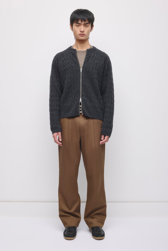 Model is 6'2 and is wearing size 30/32.