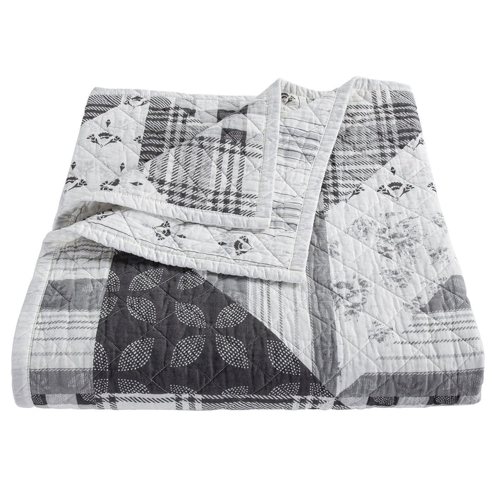 Patchwork Prairie Reversible Quilt Set Quilt