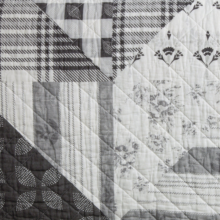 Patchwork Prairie Reversible Quilt Set Quilt