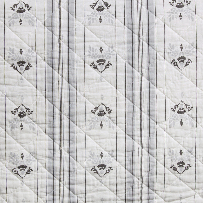 Patchwork Prairie Reversible Quilt Set Quilt